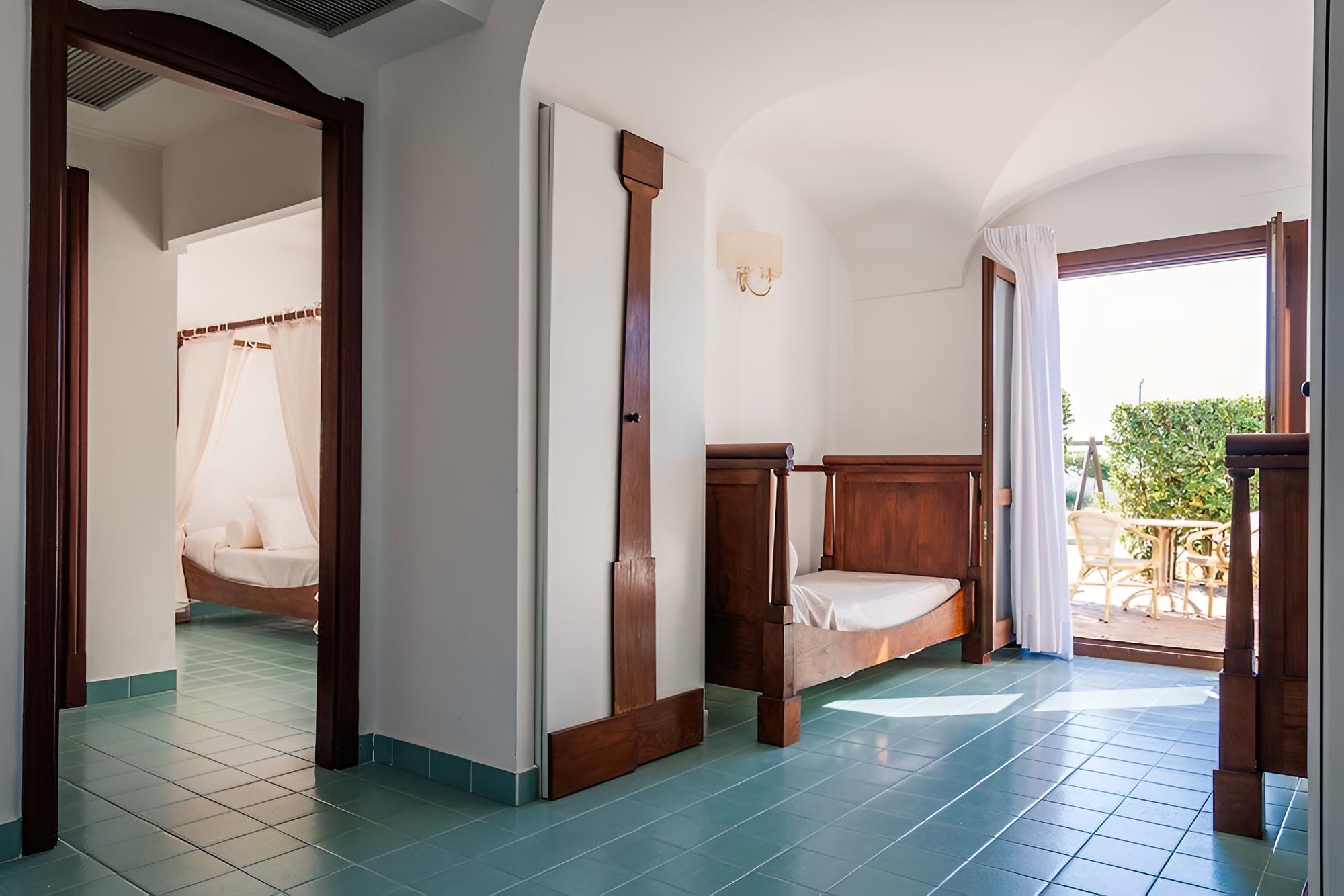 DONNARUMMA HOTEL