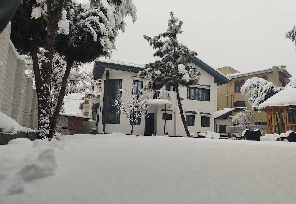 Dilan Residency Villa -5 Bedroom- Centrally Heated