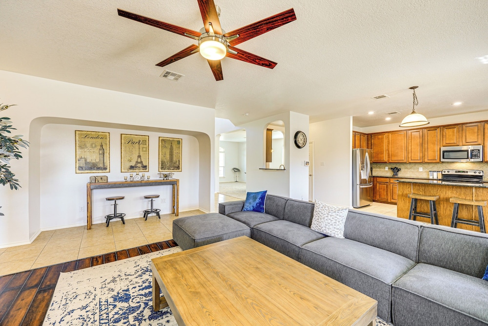 5 Mi to Randolph Afb: Spacious Cibolo Haven!