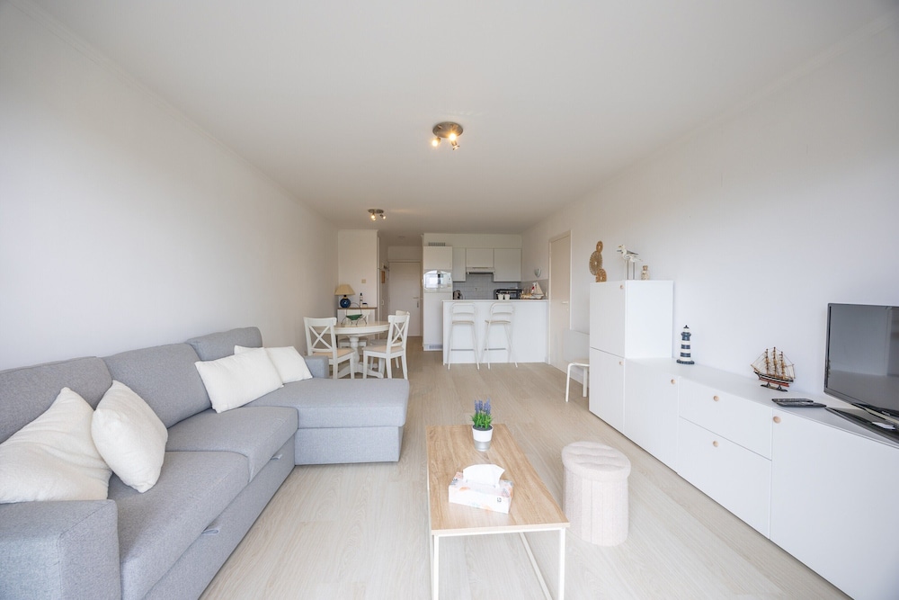 Ground Floor Apartment With Sunny Terrace