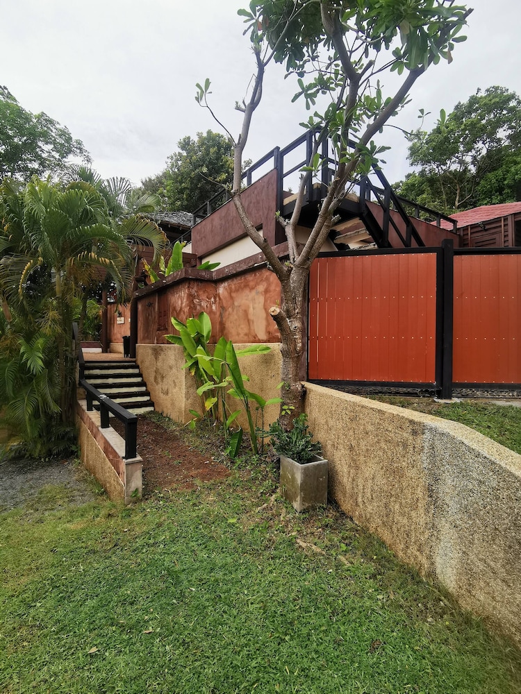 Three Bedroom Balinese Villa - a Shared Pool