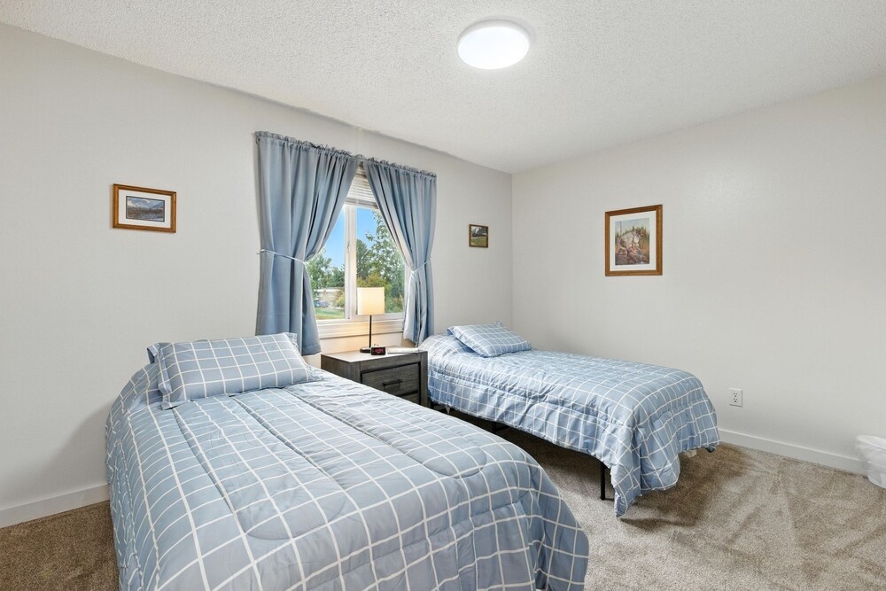 Anchorage 5br Retreat Hikes, City & Comfort 5 Bedroom Home