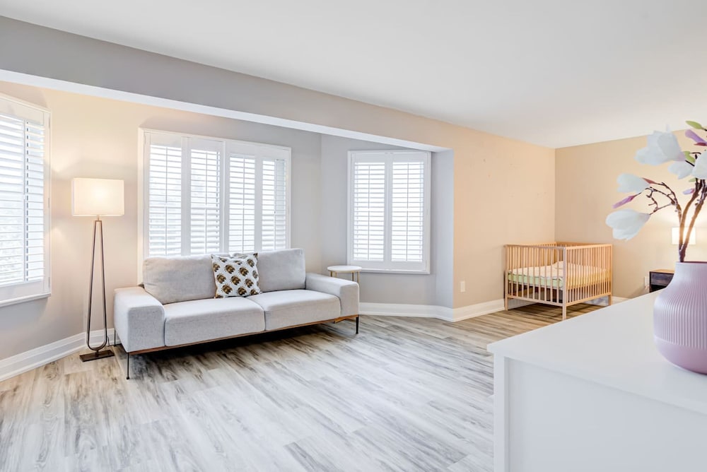 Family Lounge 4BR Crib Patio BBQ