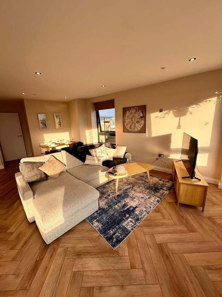 Brighton City View 3-bed Retreat