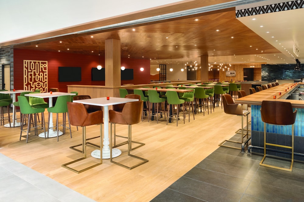 Green Bay Vacations - Oneida Casino Hotel - Property Image 22