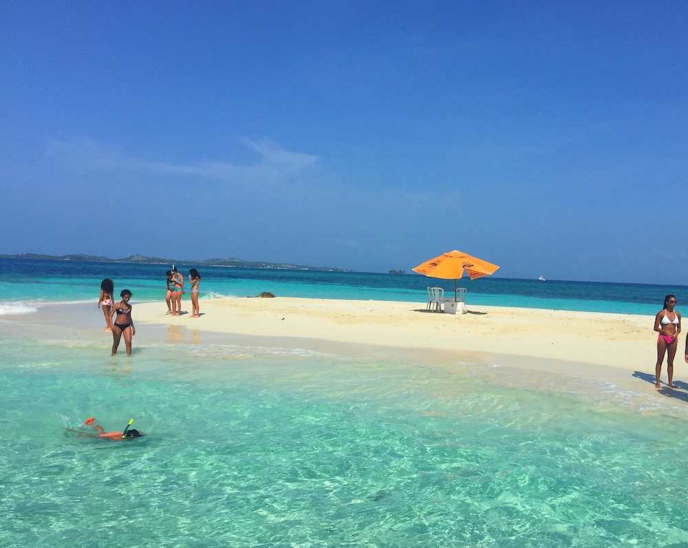 Abaka Bay Resort