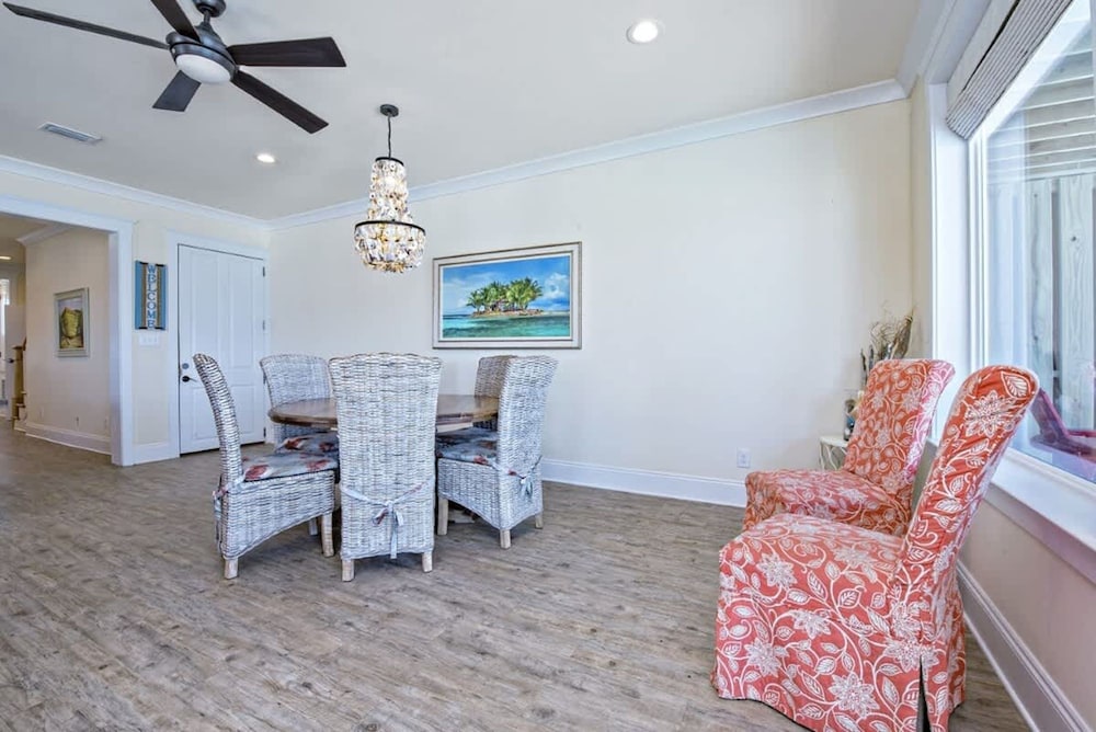 Beachfront 18bed Pool Easybreezy