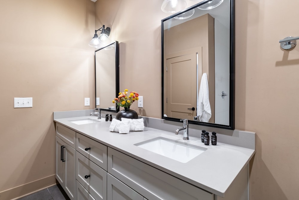 The Magnolia 13 by Avantstay 5 Mins to Downtown
