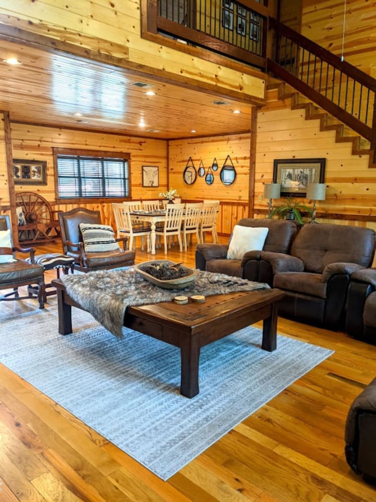 Stone Mountain Lodge Luxurious Rustic Retreat