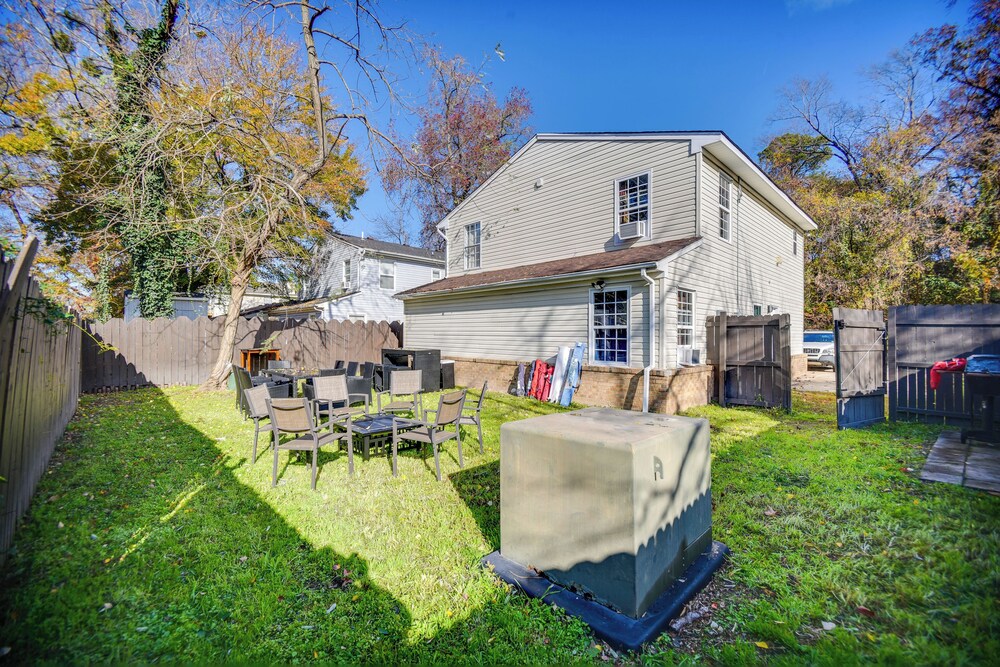 < 1 Mi to Beach! Quaint Norfolk Duplex w/ Yard