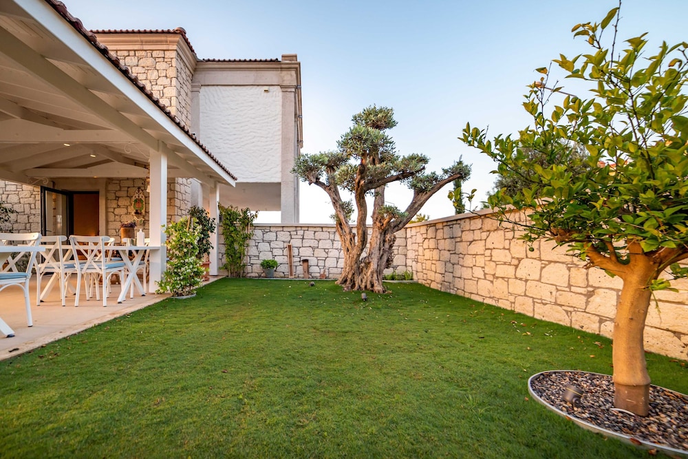 Cemal Alaçatı Butik Otel - Image 25