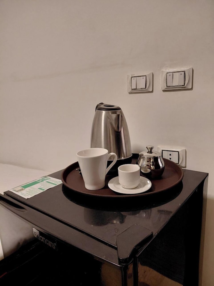 Pearl pyramids Inn