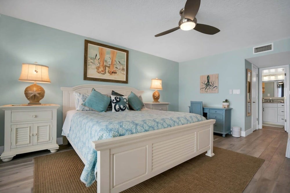Oceanfront Pool Beach Gear Tennis Smart TVs