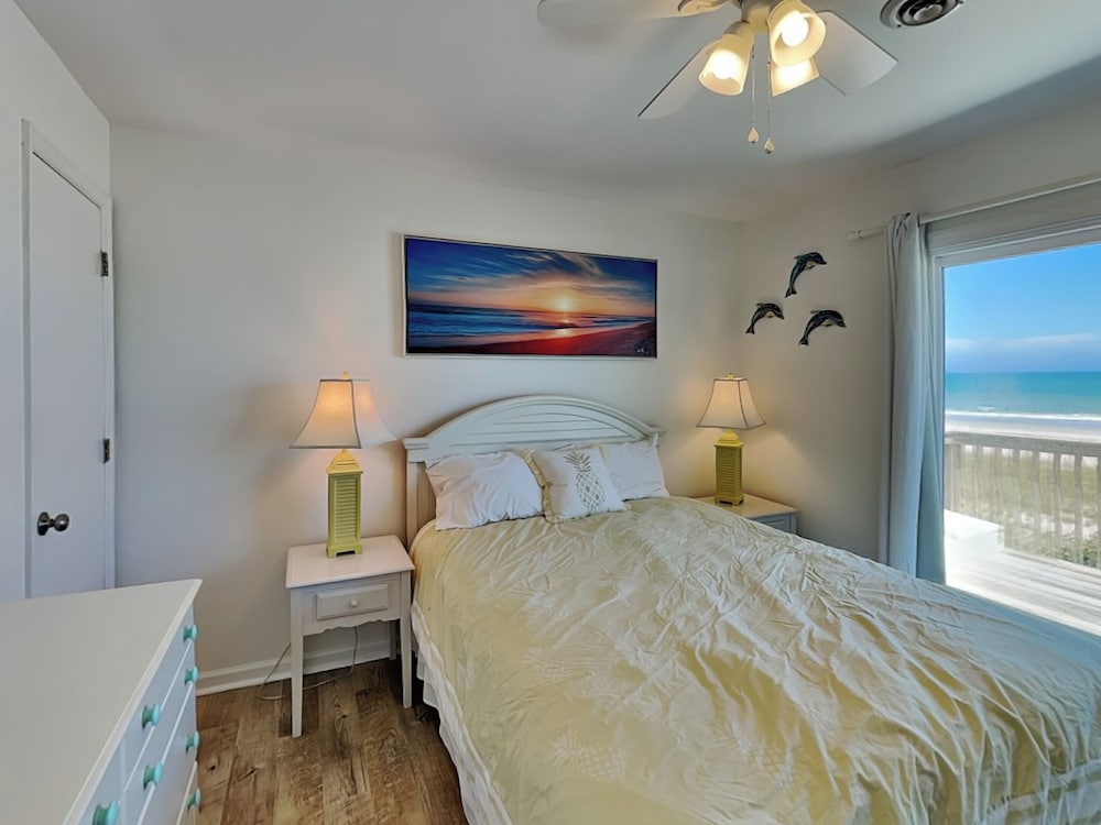 Livin' the Ruff Life by Topsail Realty