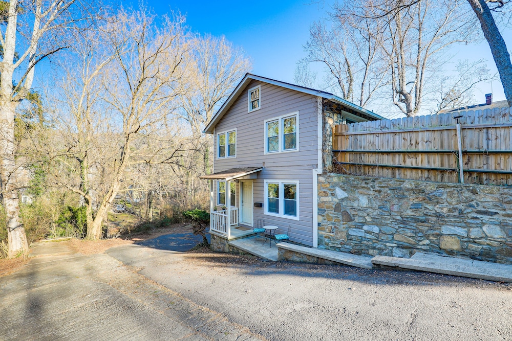 'city Serenity' Apt: 1 Mi to Downtown Asheville! view 3