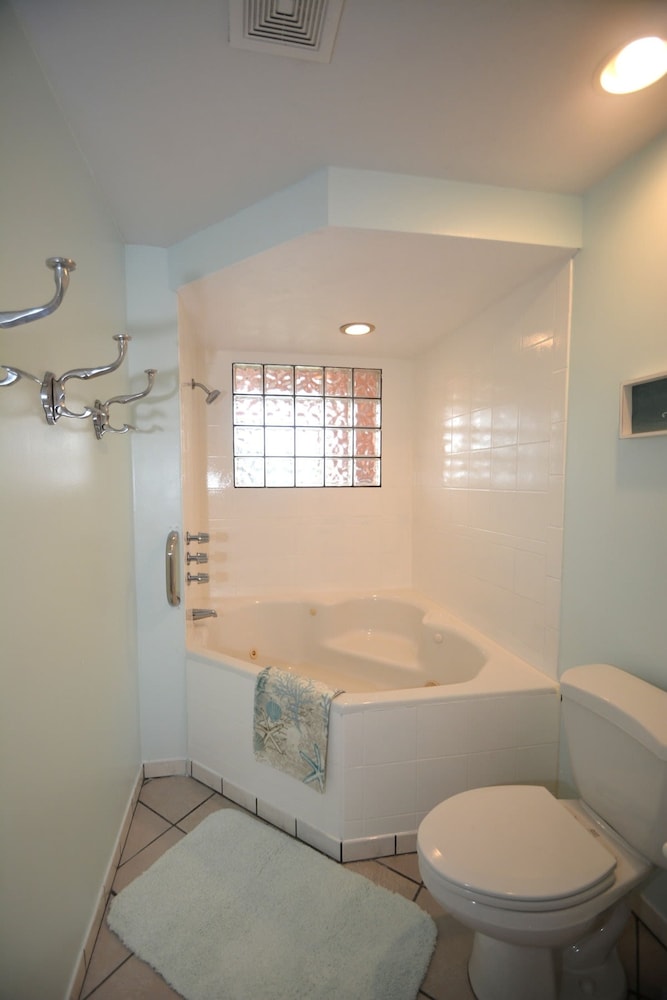 Just Beachy A Luxury Retreat Sleeps 12 3 Levels With Elevator- Perfect for 1-3 Families