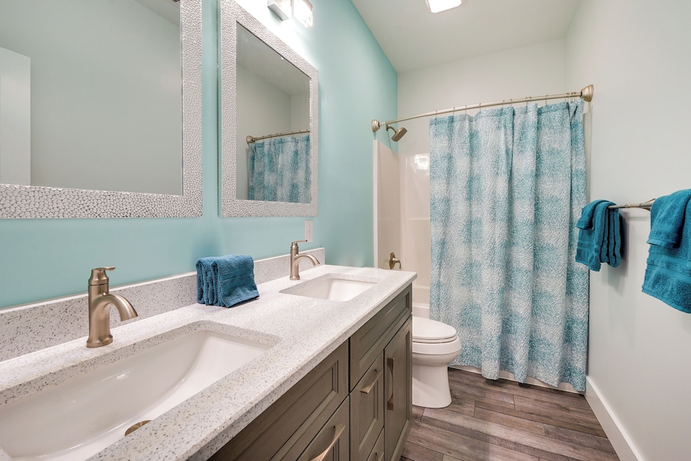 Kure Beach Vacation Rental - Near Beach & Aquarium view 4