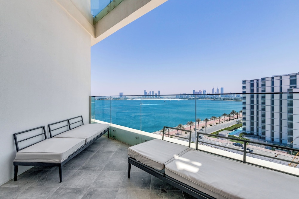 Globalstay Luxury Azizi Mina Beachfront