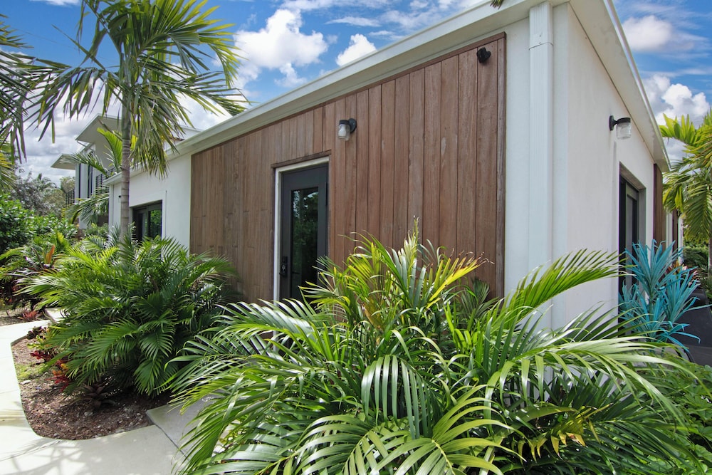 5BR Sleeps 14 w/ In-law Suite & Bbq!