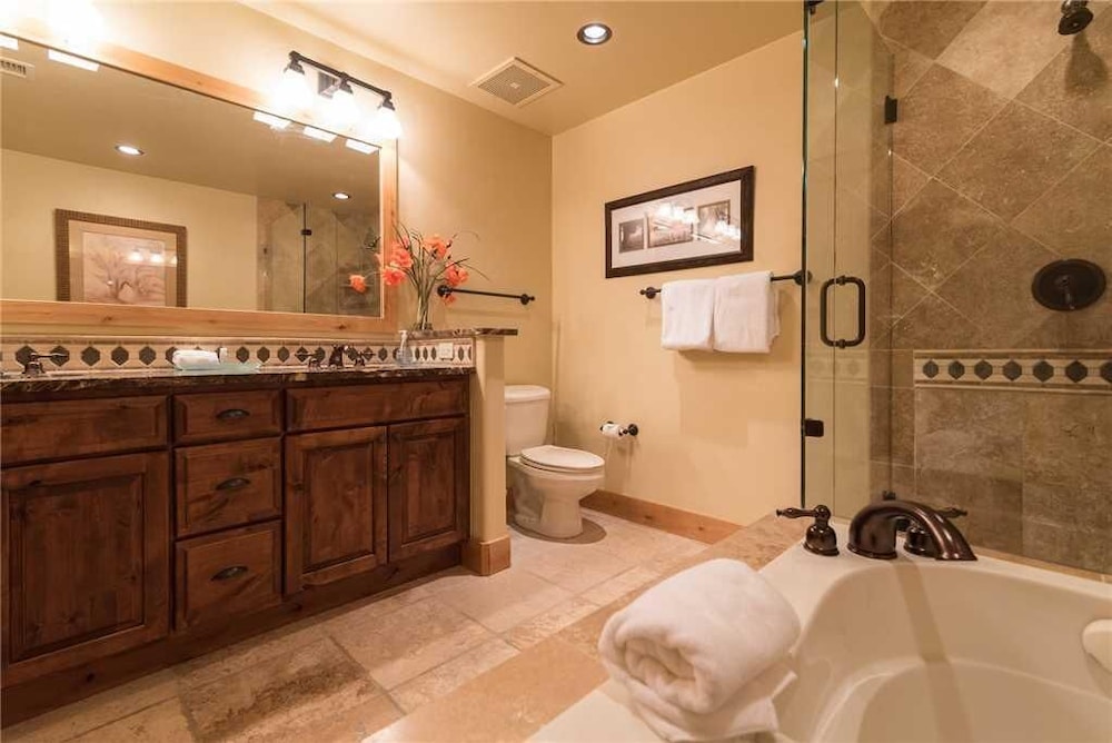 6107 Bear Lodge, Trappeur's Crossing Apartment 3