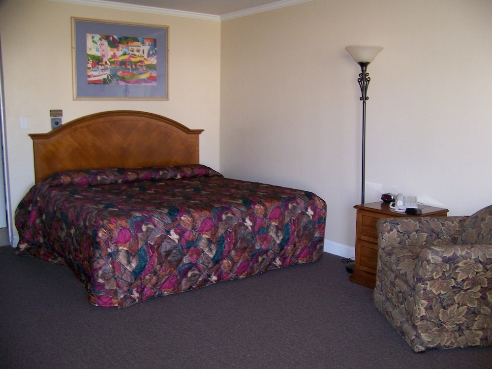 Emerald Sands Inn