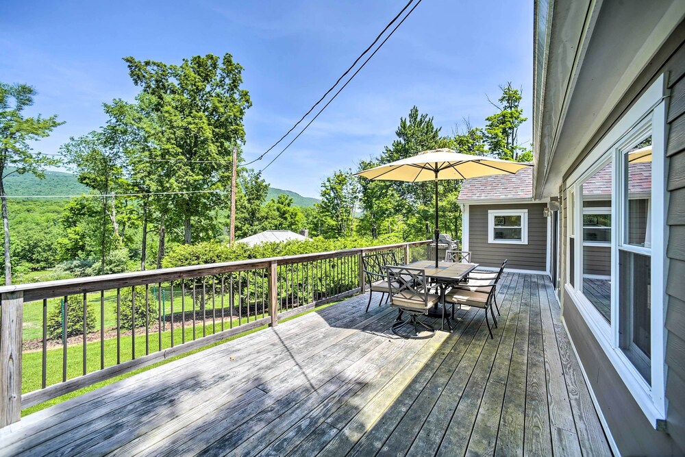 Charming Cottage w/ Deck: Mtn + Lake Views! view 5