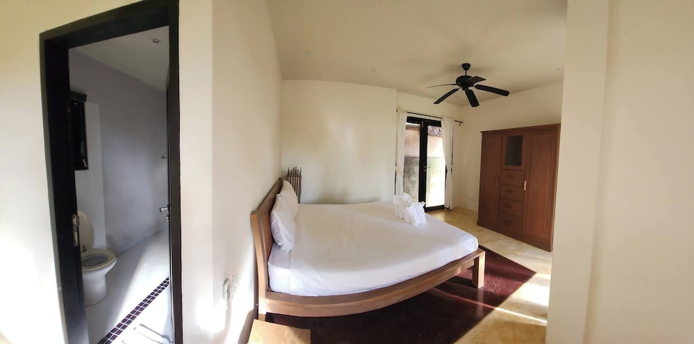 Three Bedroom Balinese Villa - a Shared Pool