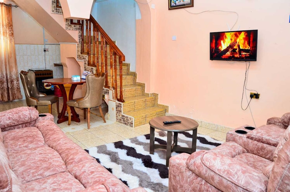 Lux Suites The Pink House Naivasha