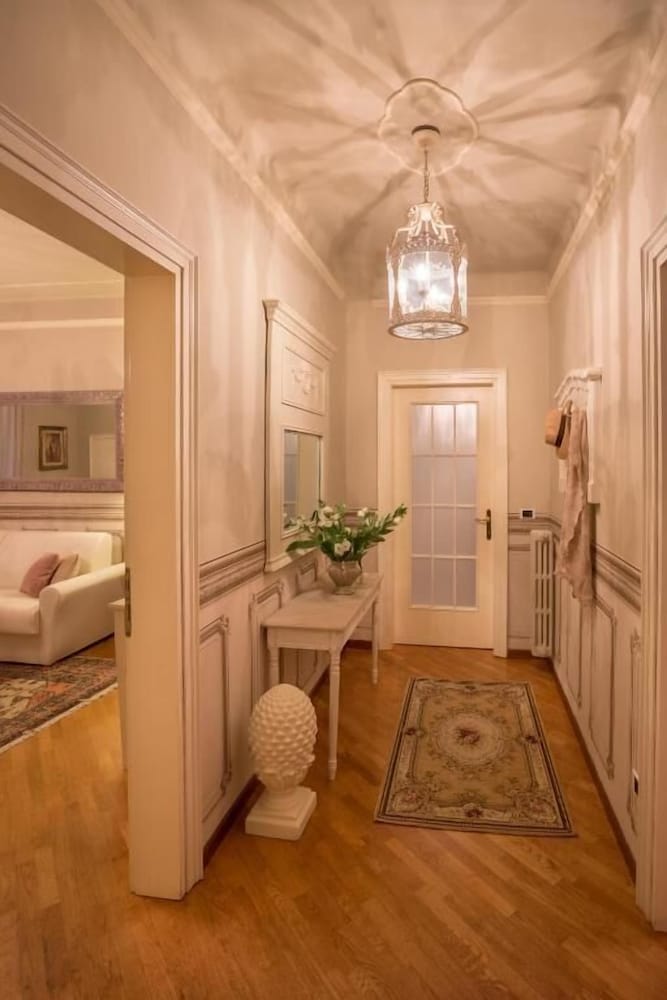 Αn enchanting residence in front of the Juliet house