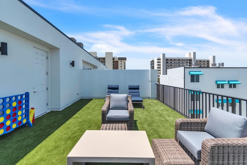 Azul Townhomes A3 - Sunrise