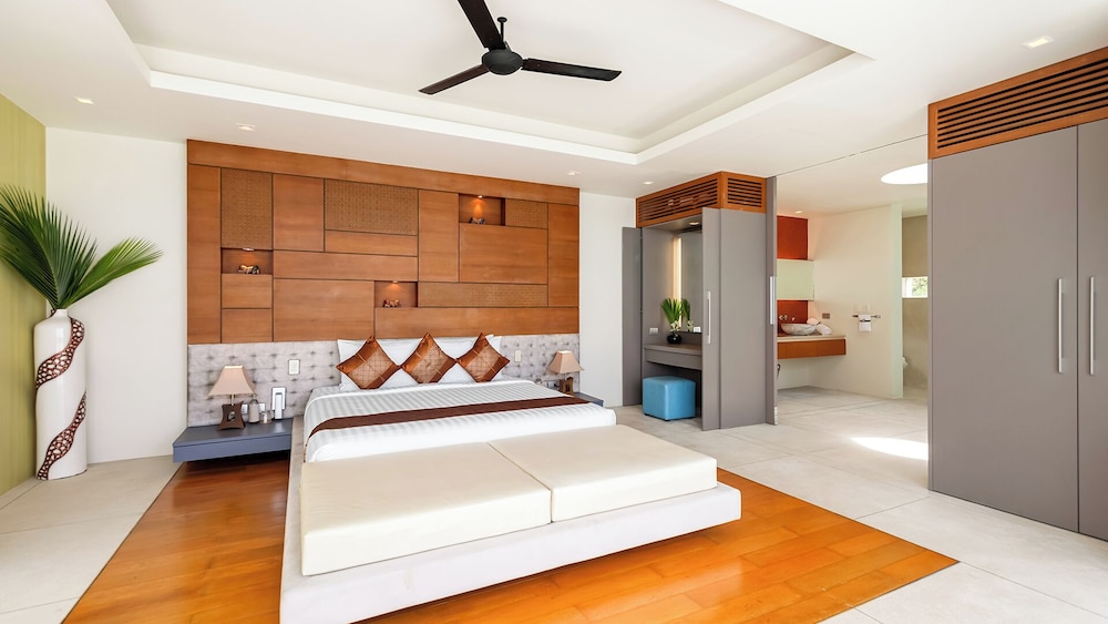 Villa Splash view 5