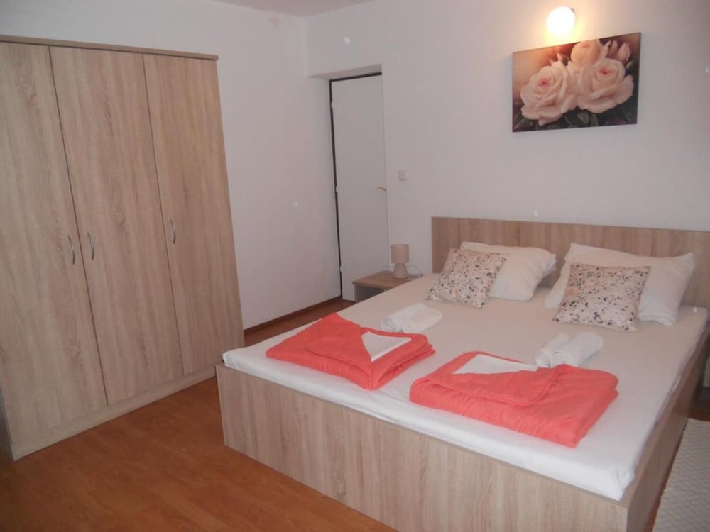 Ivo - With Terrace - A1 view 4