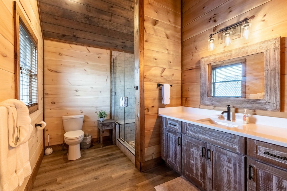 Raccoon Ridge Retreat - Gatlinburg Mountain Escape
