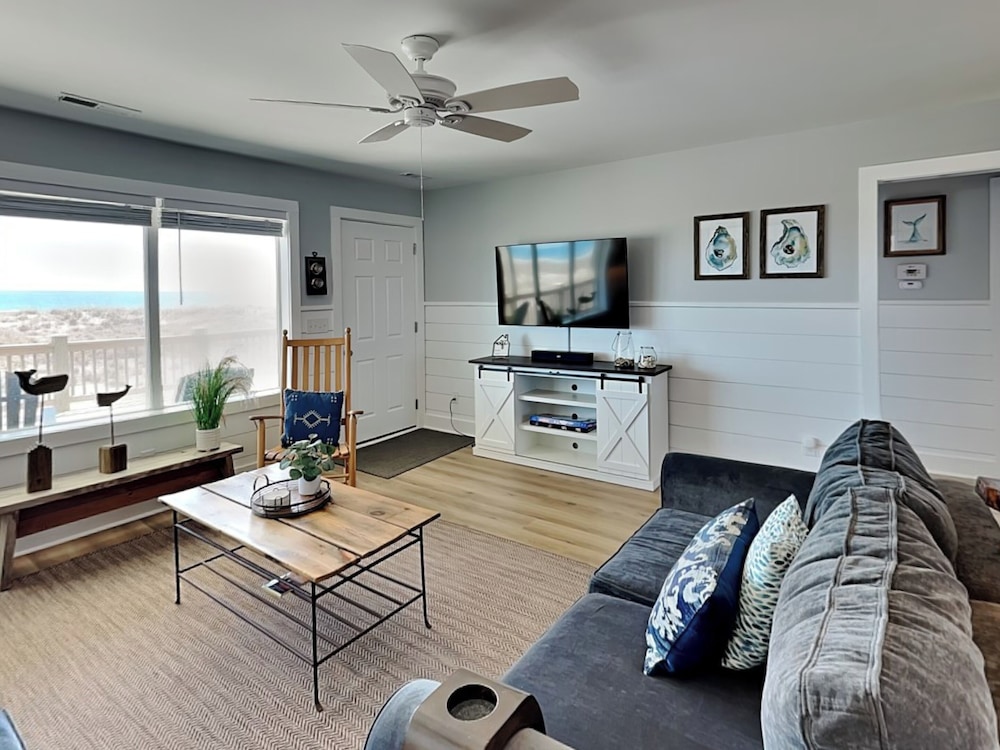 Sea Paradise Cottage by Topsail Realty