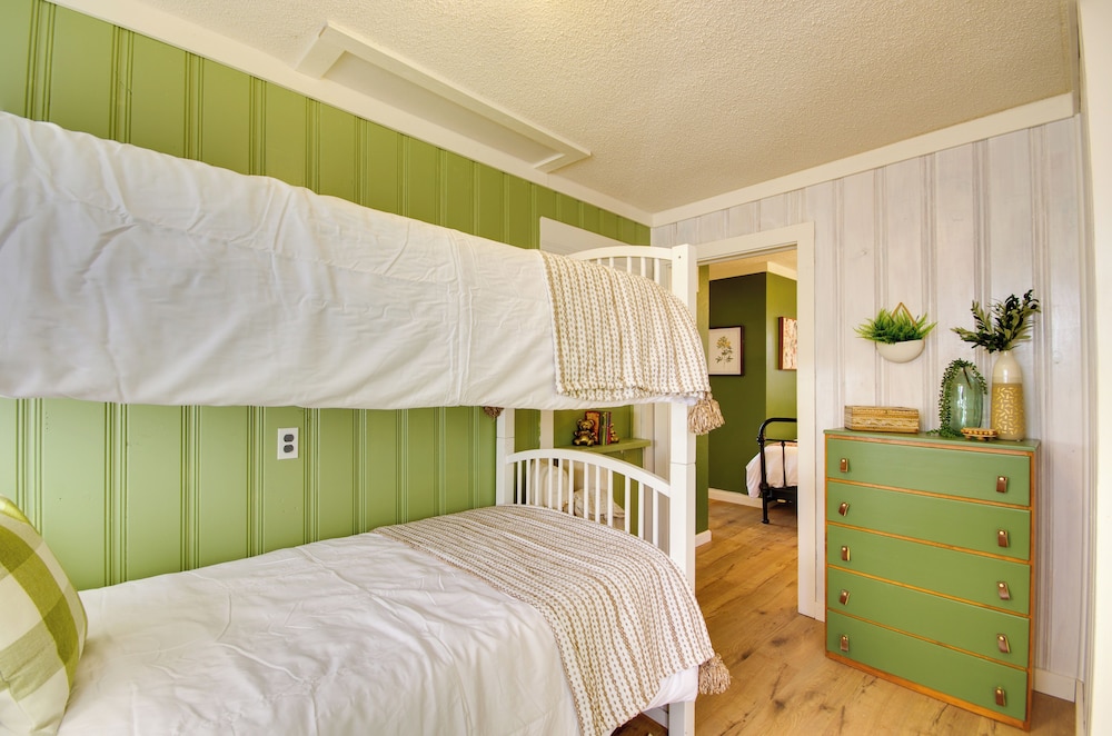 Lake View Cottage: Lake Ozarks Getaway view 3