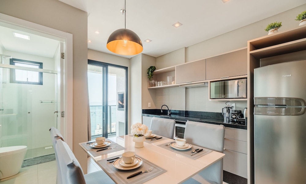 MHF II Apts Variados em Prédio com Vista para o Mar em Itapema
