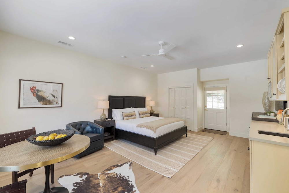 Rancho Robles by Avantstay Vineyard Villa w/ Views, Pool & Privacy