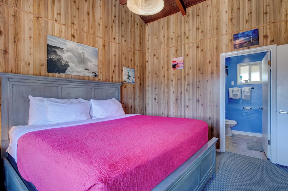Moolack Shores Inn