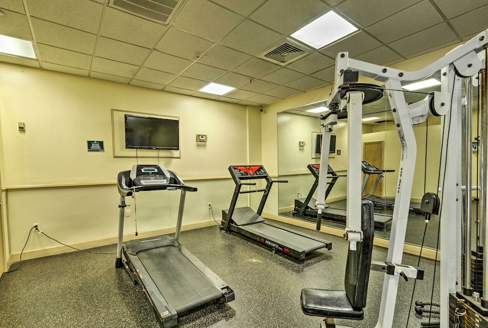 6th-floor Oceanfront Myrtle Beach Condo w/ Balcony