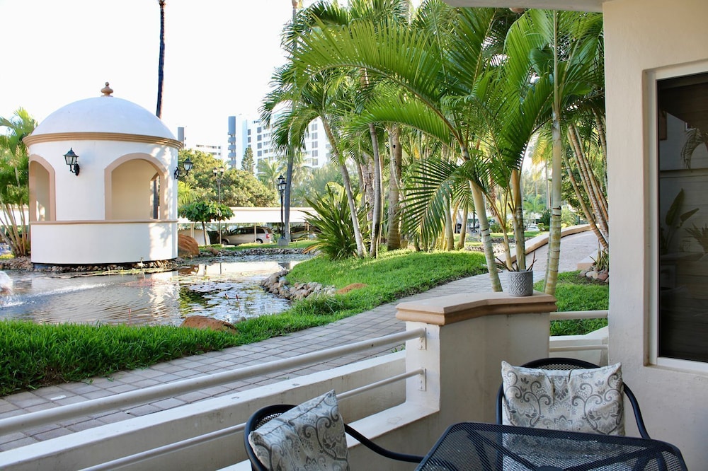 Costa Bonita Apartments