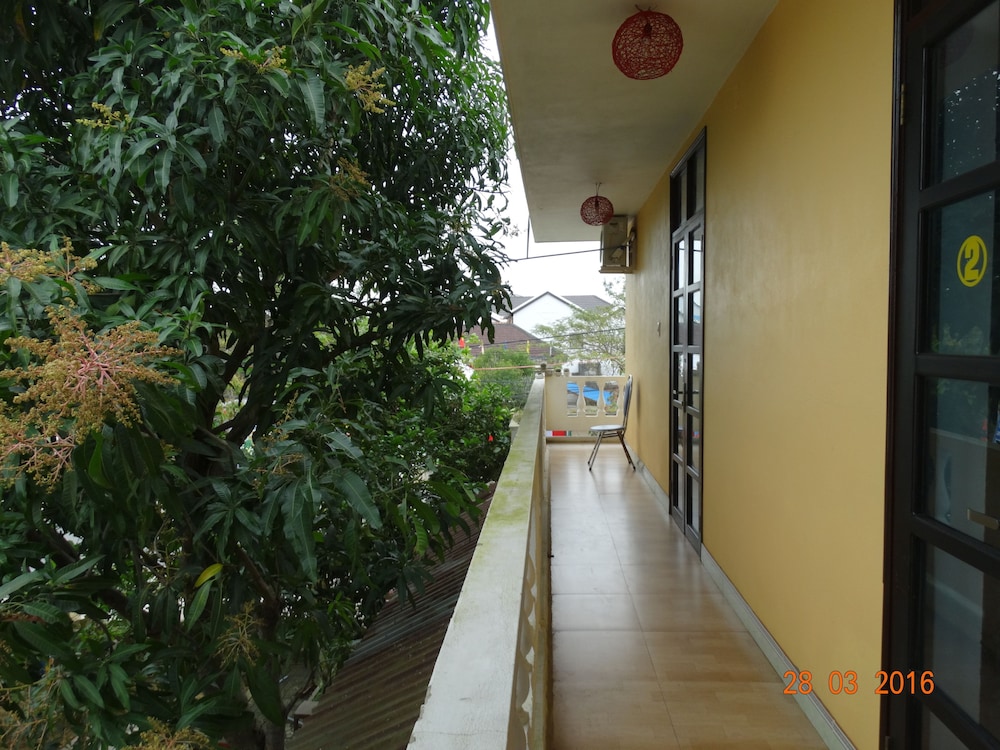 Yellow House Homestay