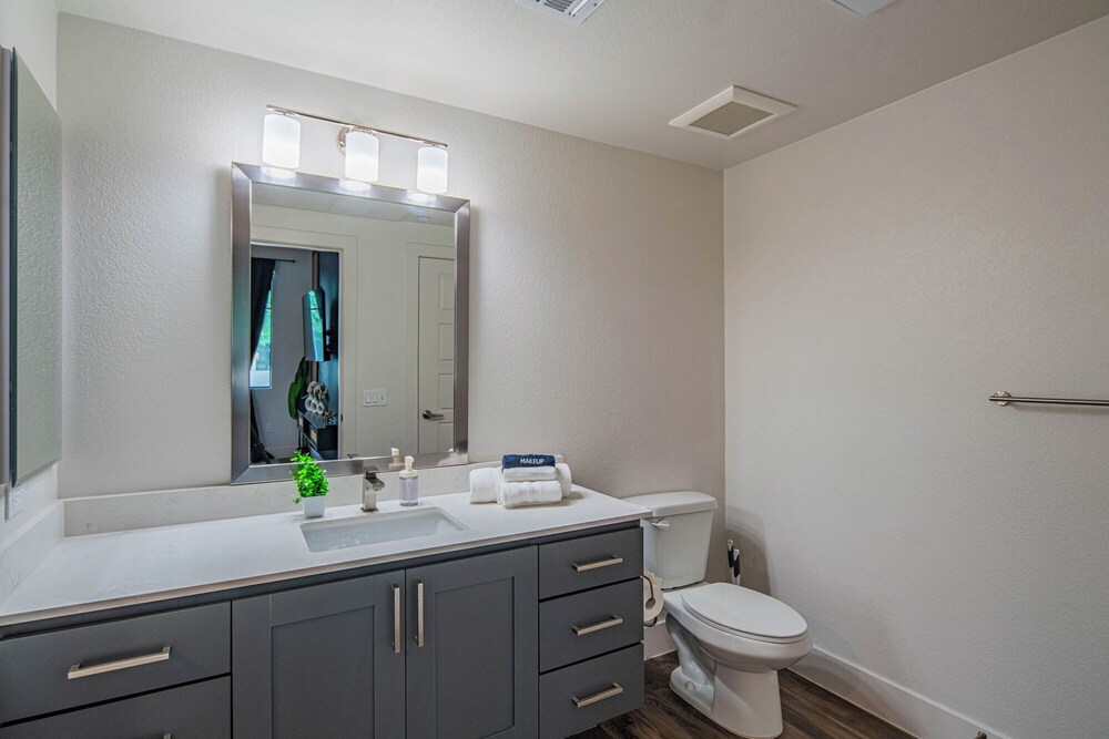ROVE LIVING/KB - Scottsdale Grand