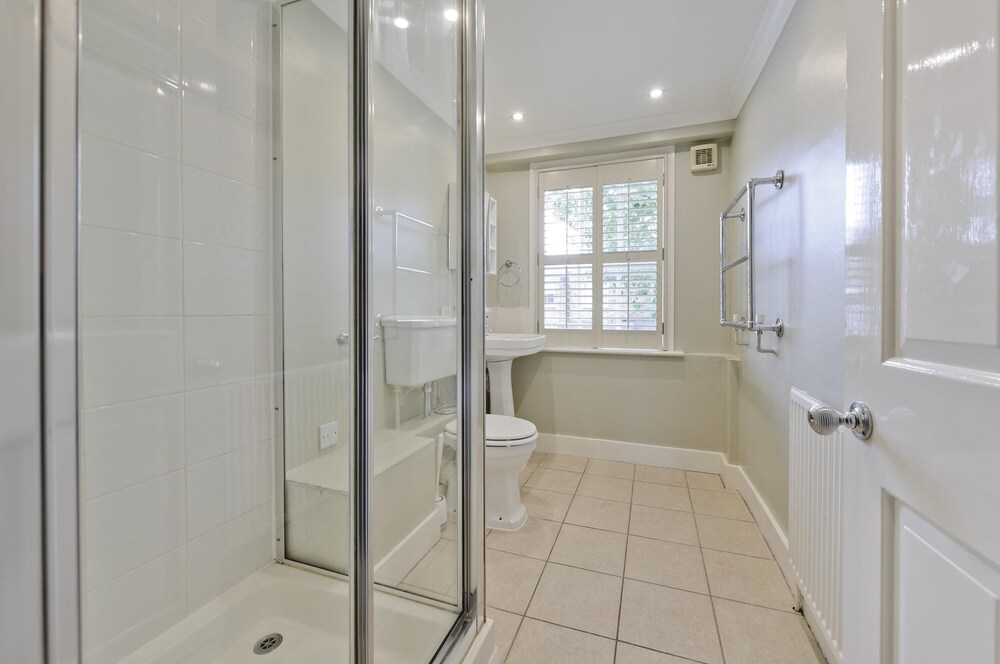 Fabulous 3 Bed Flat Chelsea