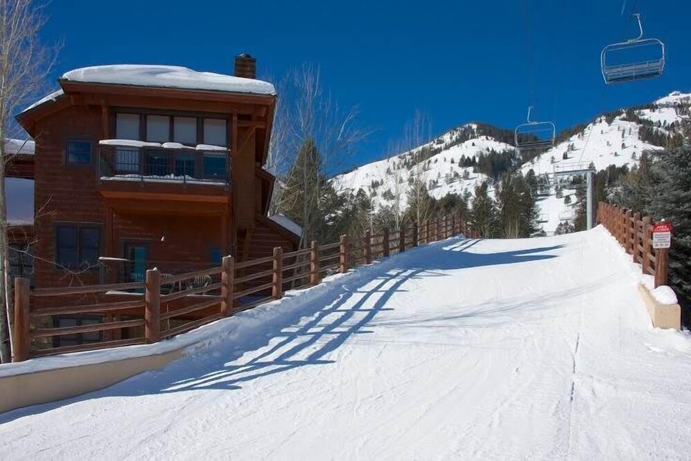 Teton Village Vacations - Teton Village Condos Collection by JHRL - Property Image 38