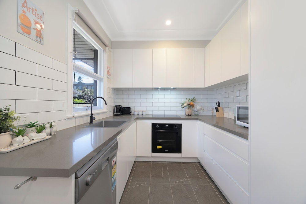 Relaxing 3BDR Modern Home with Parking