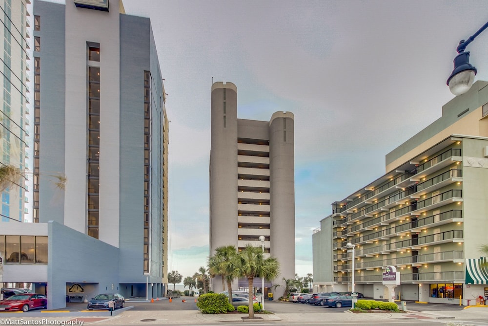 Breakers Sailfish Condos by Hosteeva