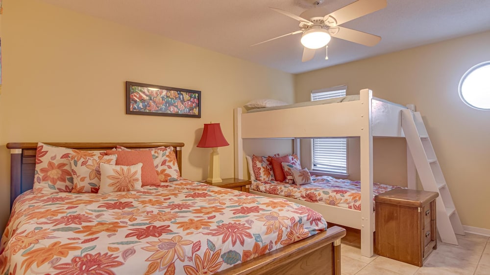 Triple Seas by Southern Vacation Rentals