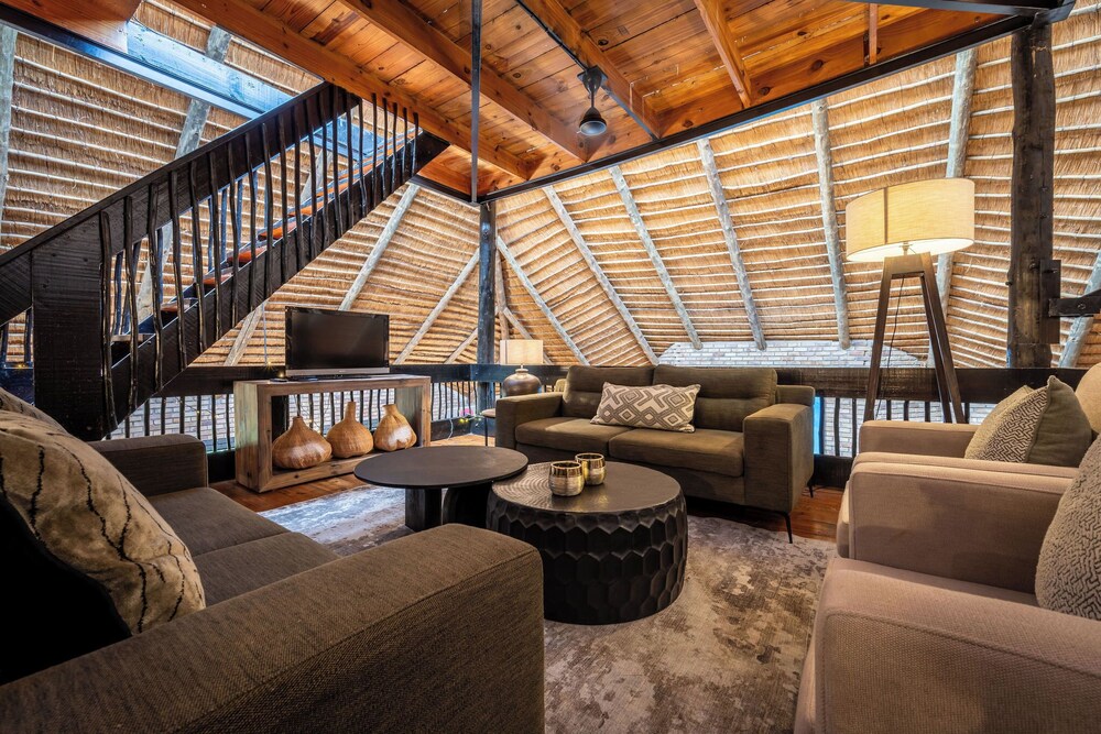 Sunbirds Oasis Lodge