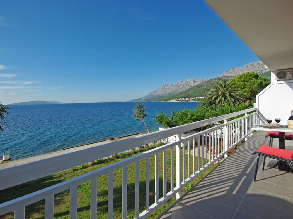 Holiday Apartment Beach House IVA App.1 view 2