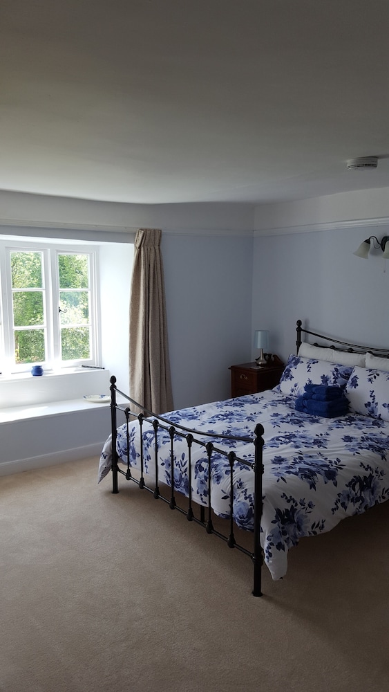 Lowerfield House